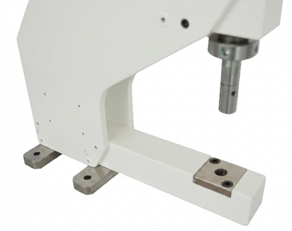 REPOSITIONABLE FOOT